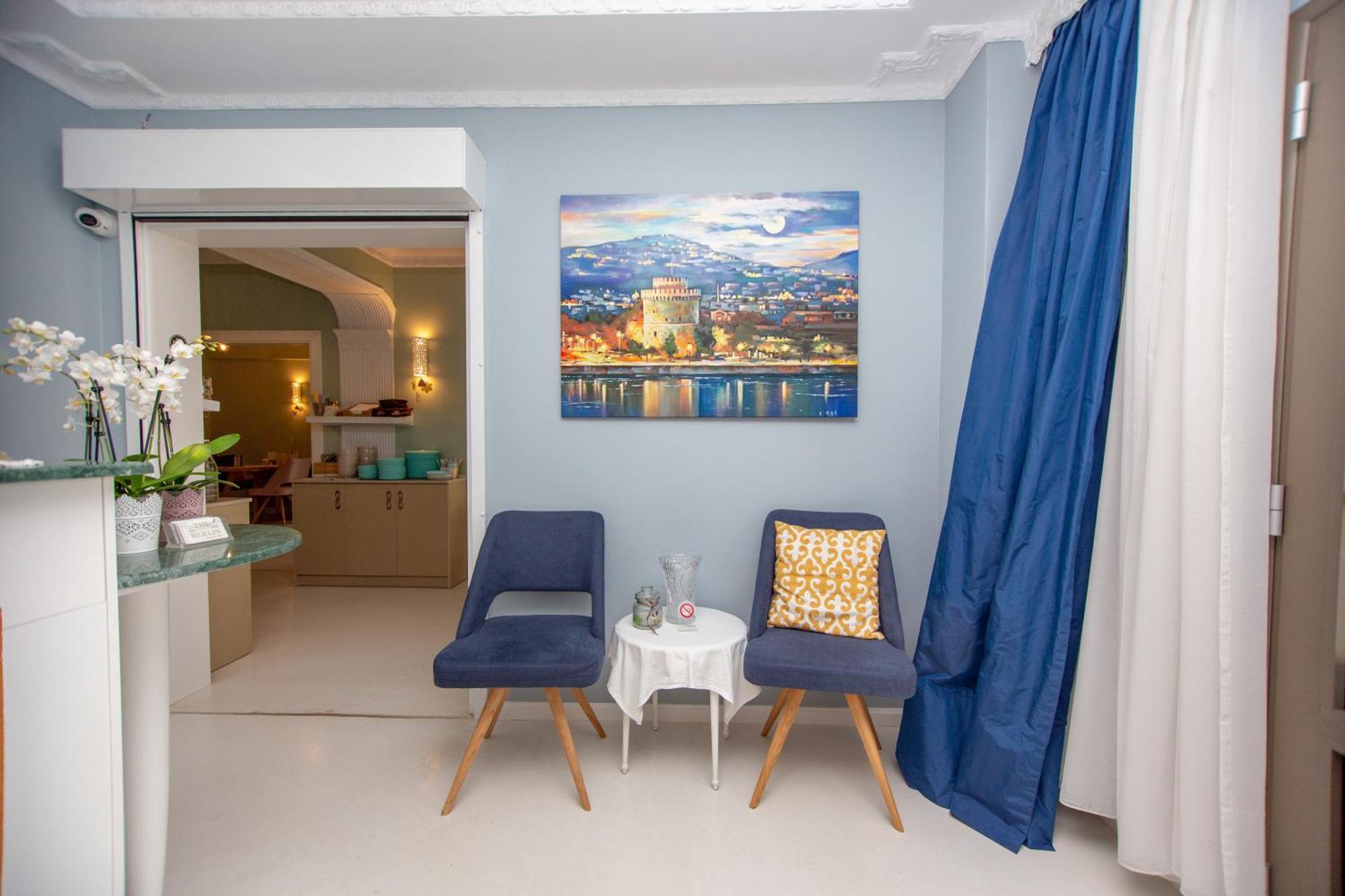 T H E Berlin Studios And Suites Vrasná المظهر الخارجي الصورة