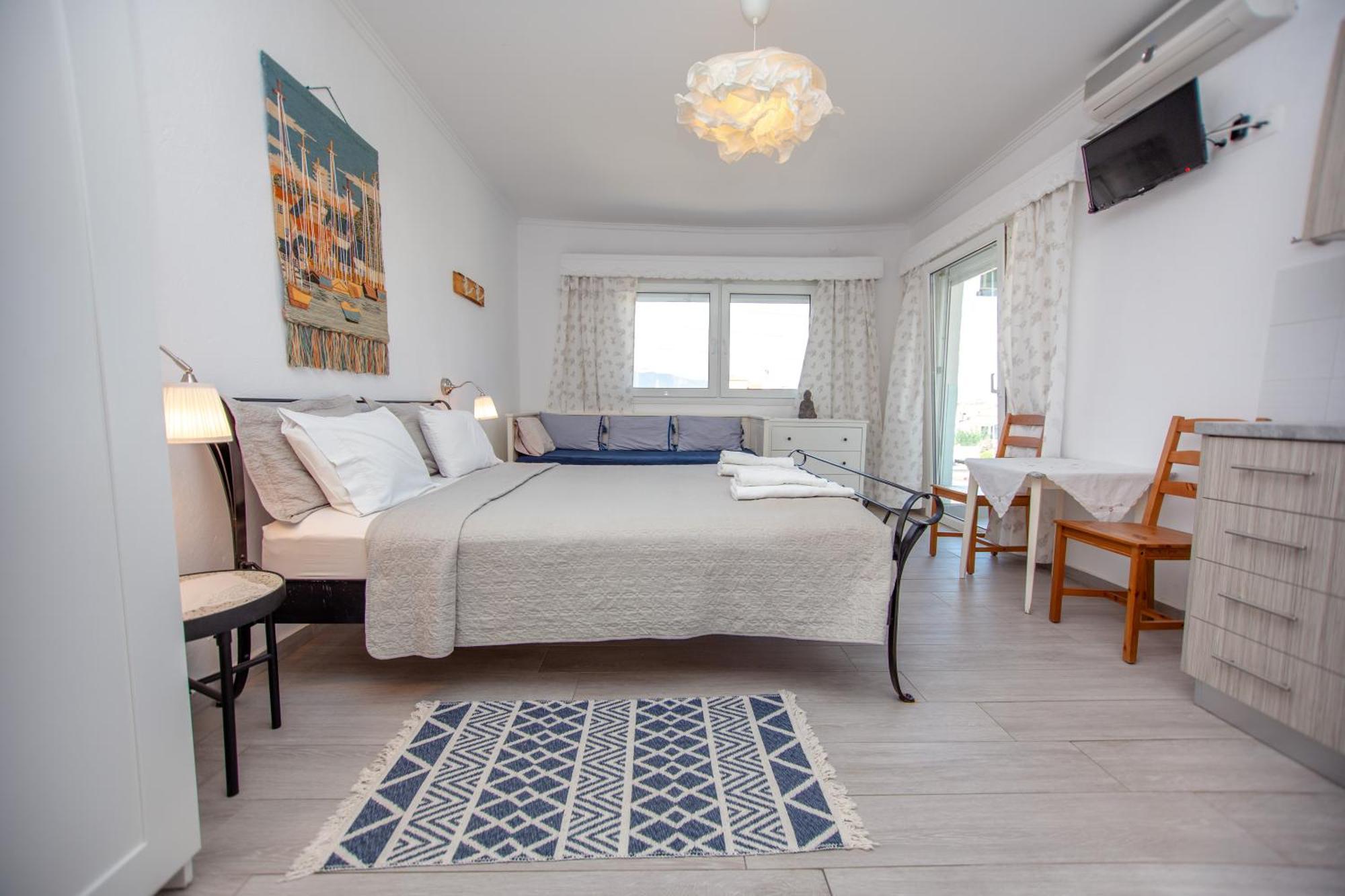 T H E Berlin Studios And Suites Vrasná المظهر الخارجي الصورة