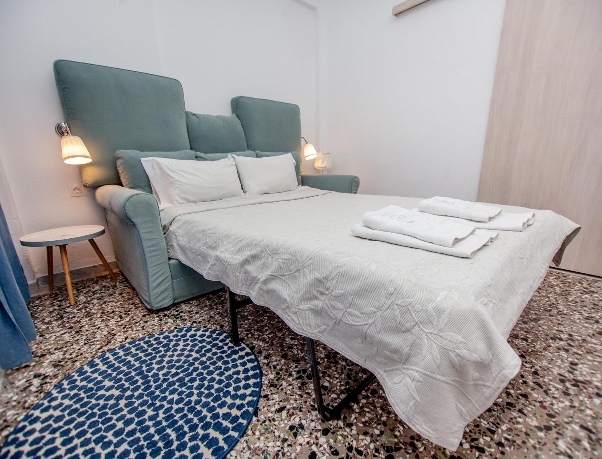 T H E Berlin Studios And Suites Vrasná المظهر الخارجي الصورة