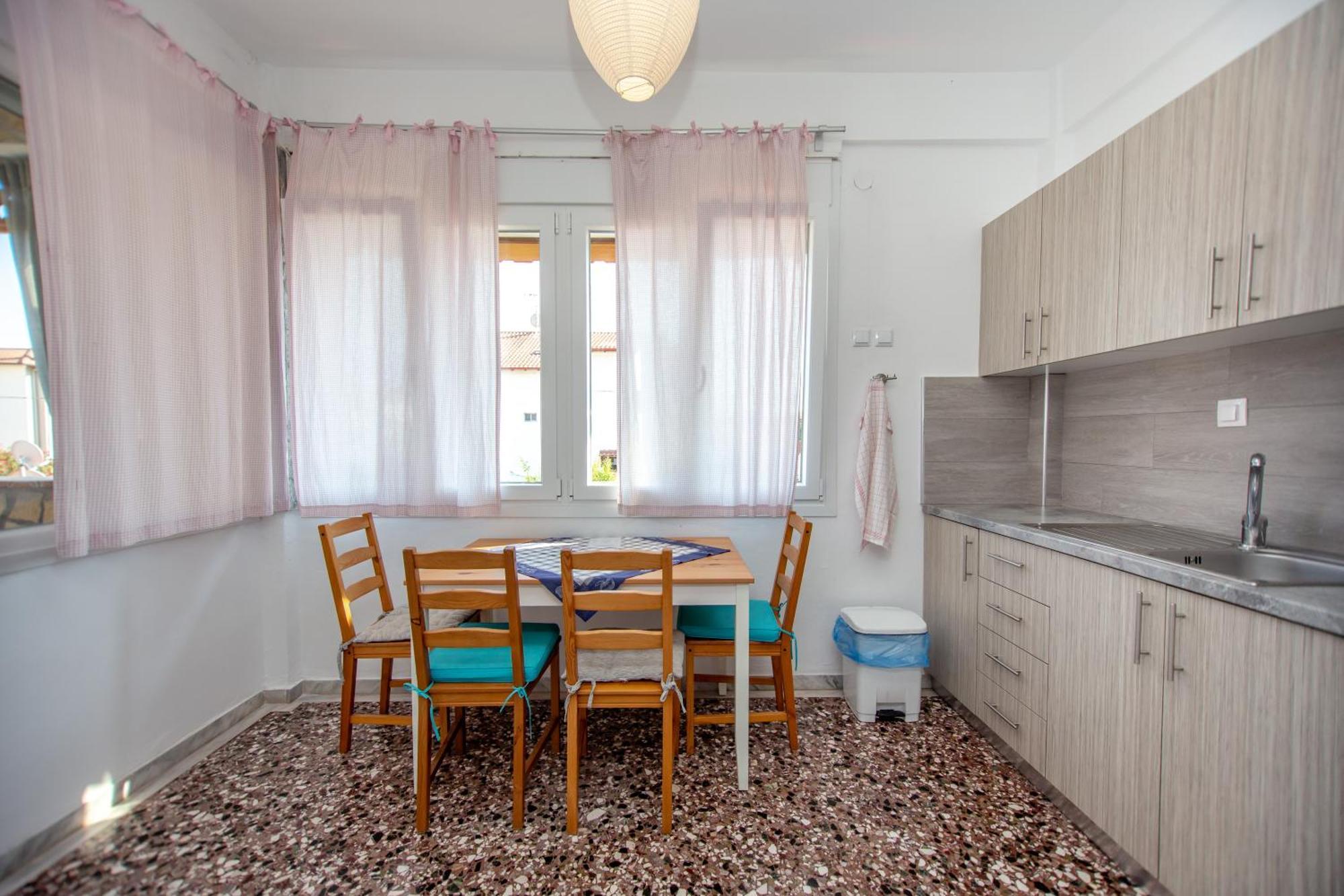 T H E Berlin Studios And Suites Vrasná المظهر الخارجي الصورة